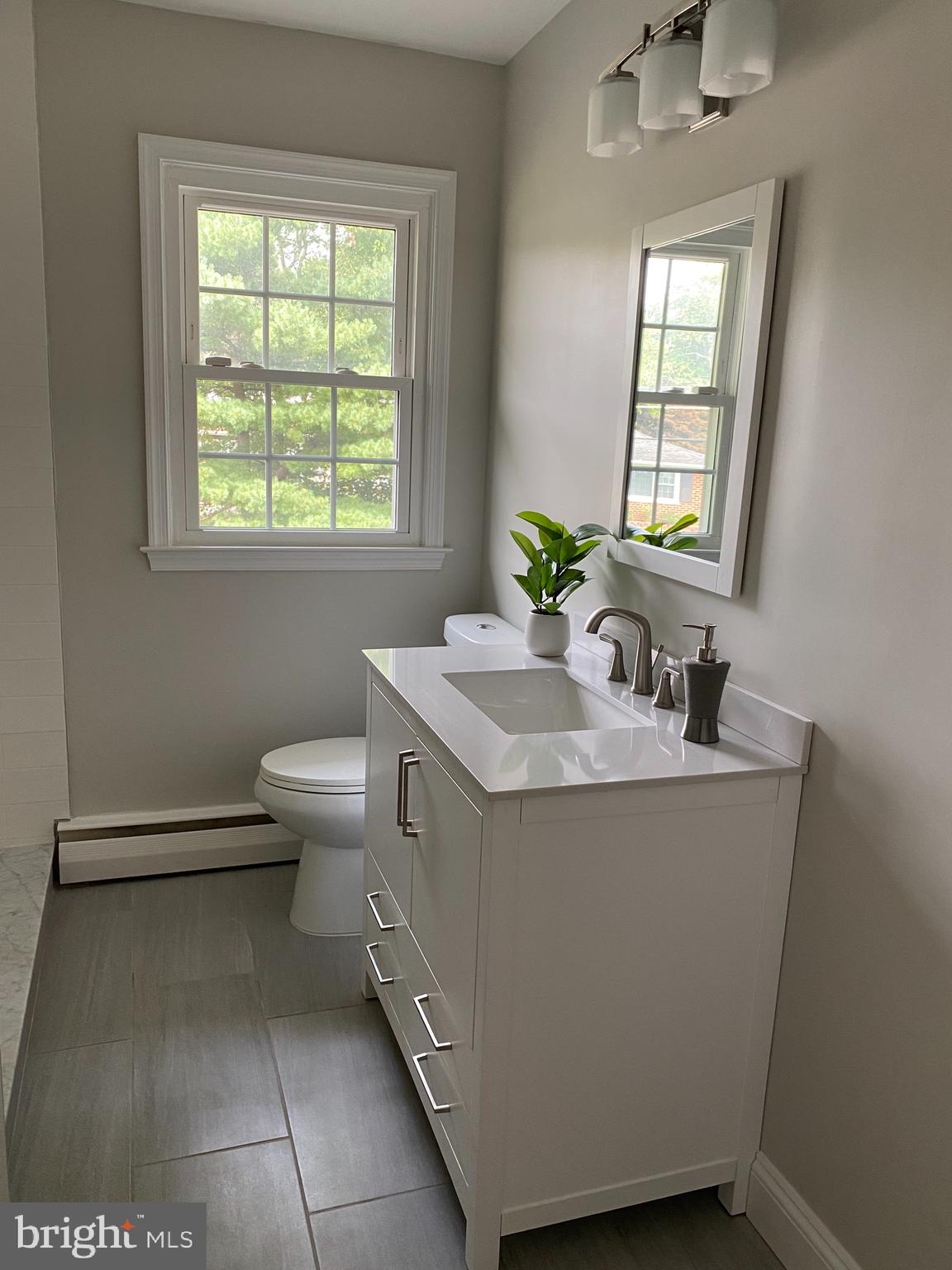 907 Sibley Road Baltimore, MD 21286 - Photo 19 of 36 Hall Bath