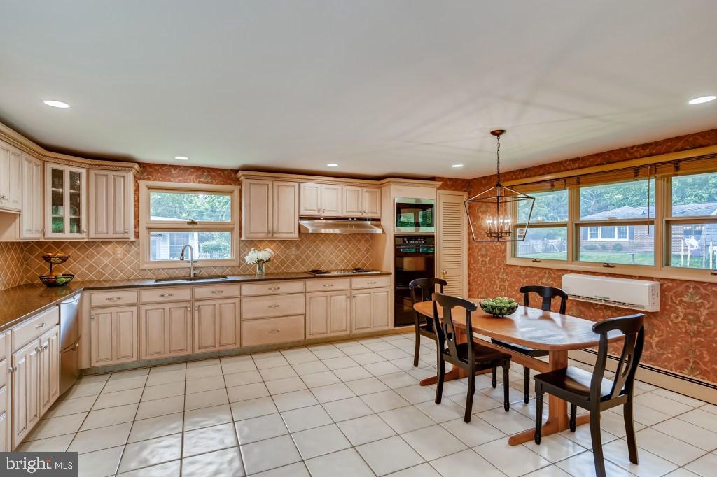 907 Sibley Road Baltimore, MD 21286 - Photo 22 of 36 Large Kitchen Addition