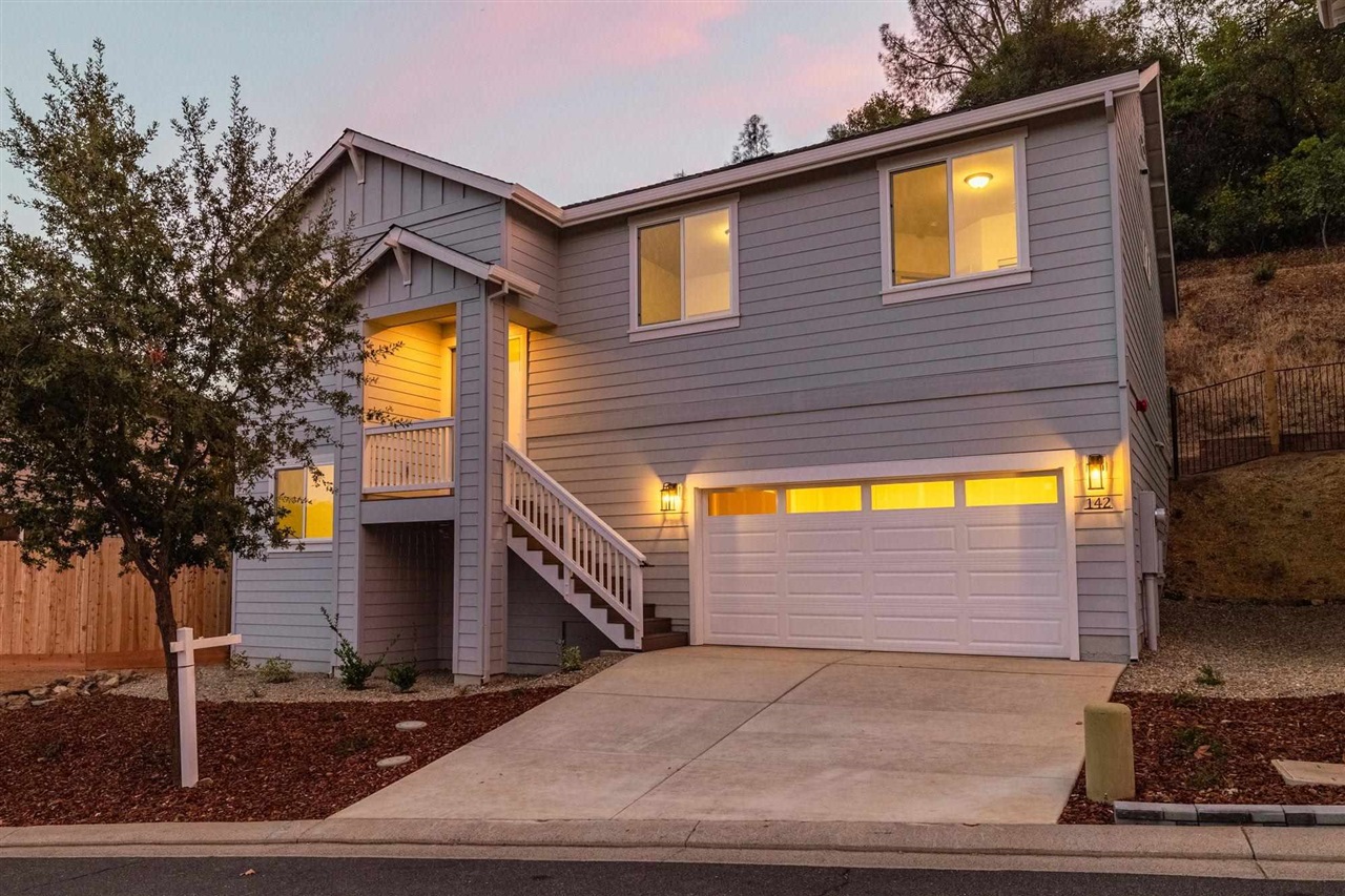 142 Woodside Drive Sonora, CA 95370 - Photo 1 of 1 View of front of property with a garage