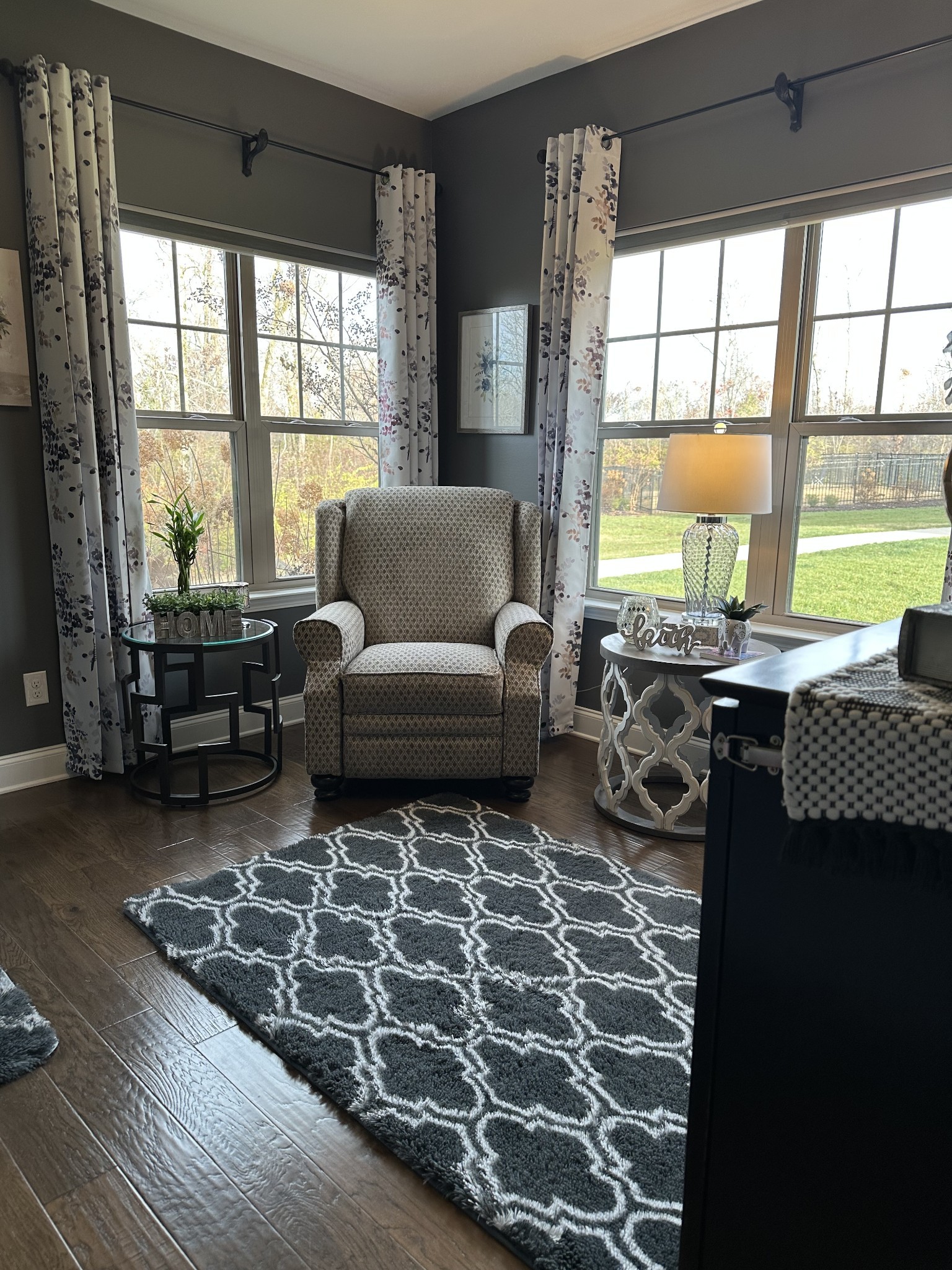 334 Buckner Cir Mount Mount Juliet, TN 37122 - Photo 31 of 44 a living room with furniture and large windows