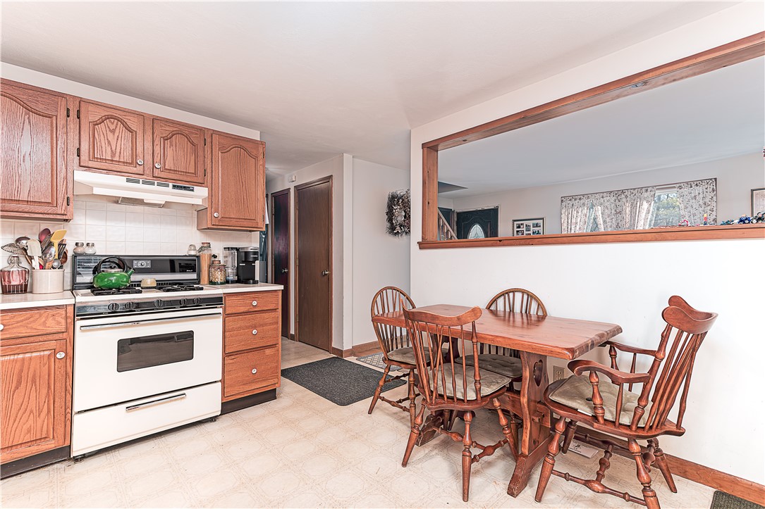 225 Hazard Road West Greenwich, RI 02817 - Photo 4 of 36