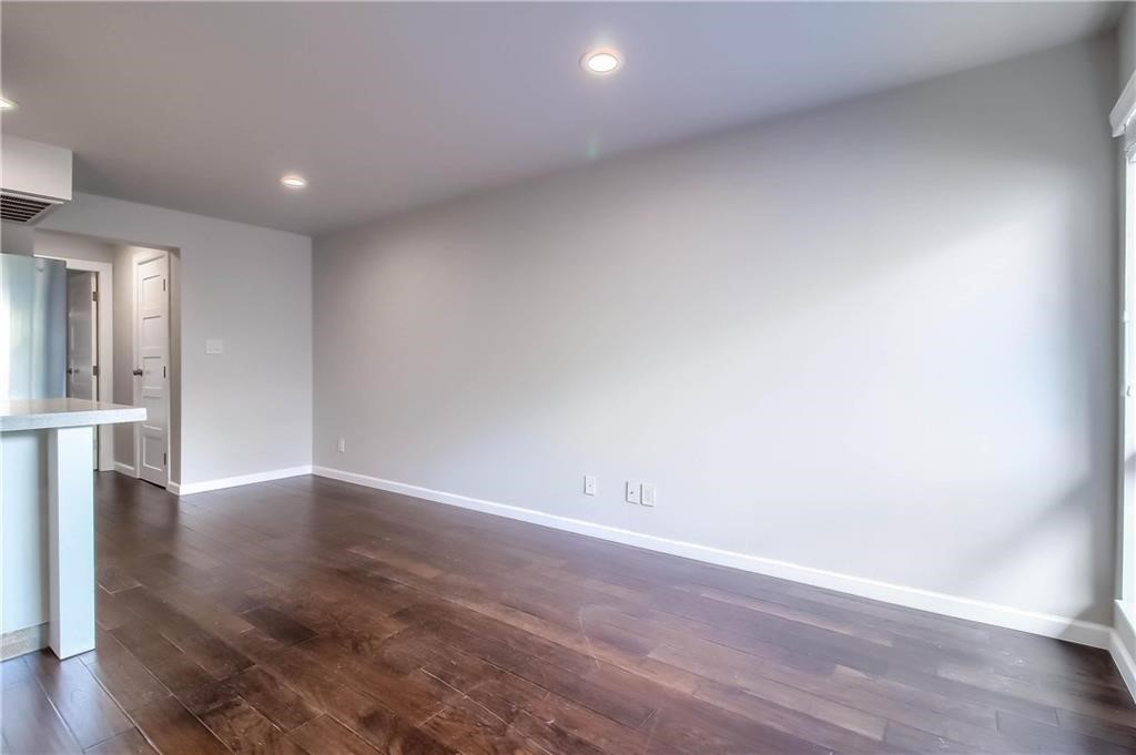 3110 Red River Street, Unit 210 Austin, TX 78705 - Photo 7 of 26