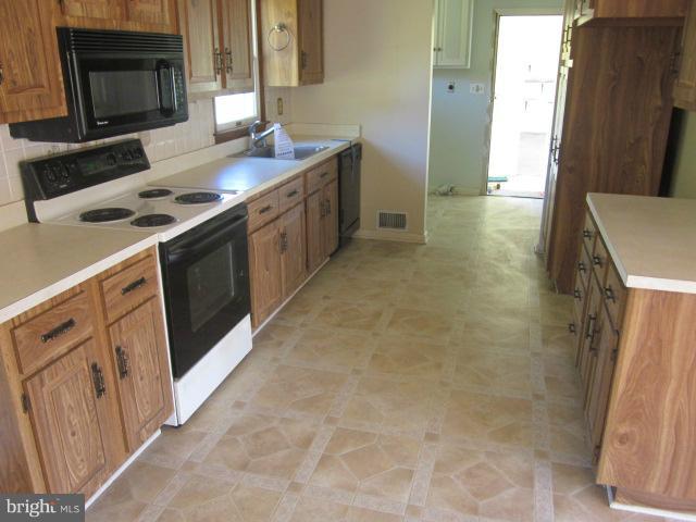 1819 Tower Road Aberdeen, MD 21001 - Photo 6 of 8 Kitchen