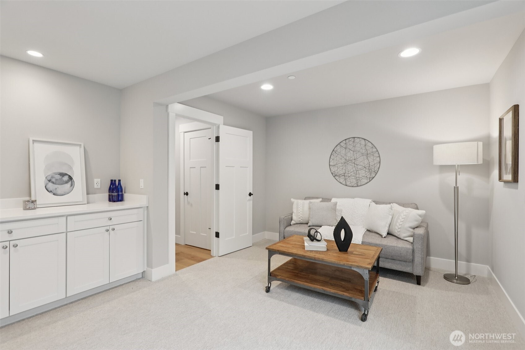18 160th Place Southeast Bothell, WA 98012 - Photo 25 of 32 a living room with furniture