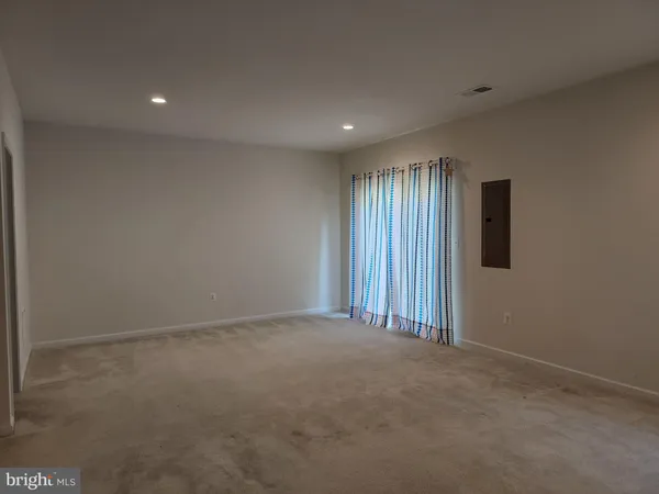 $3,500 | 25020 Cambridge Hill Terrace, Chantilly, VA 20152