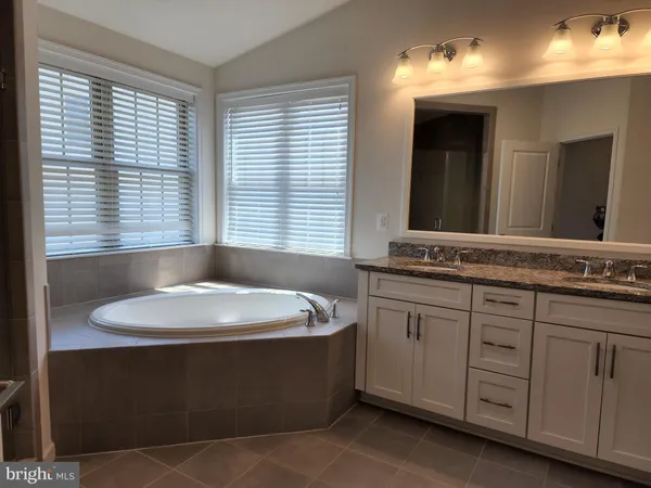 $3,500 | 25020 Cambridge Hill Terrace, Chantilly, VA 20152