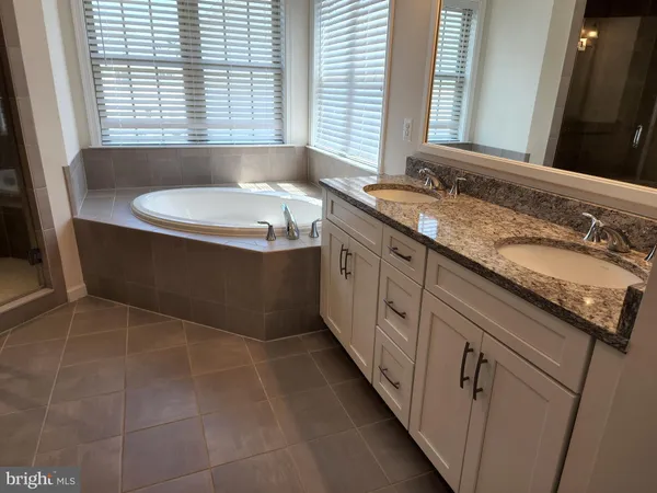 $3,500 | 25020 Cambridge Hill Terrace, Chantilly, VA 20152