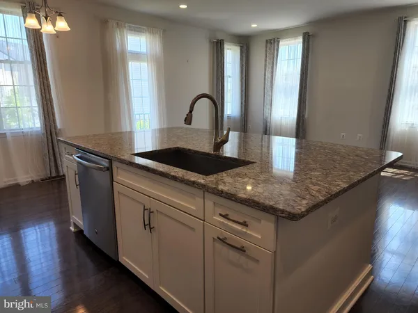 $3,500 | 25020 Cambridge Hill Terrace, Chantilly, VA 20152