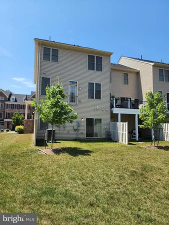 $3,500 | 25020 Cambridge Hill Terrace, Chantilly, VA 20152