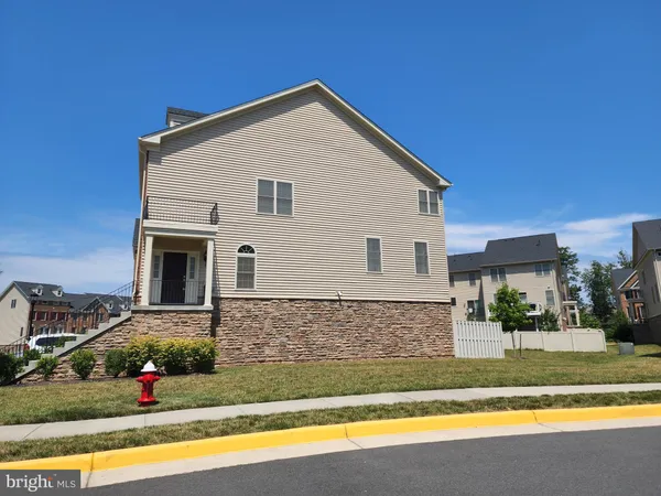 $3,500 | 25020 Cambridge Hill Terrace, Chantilly, VA 20152