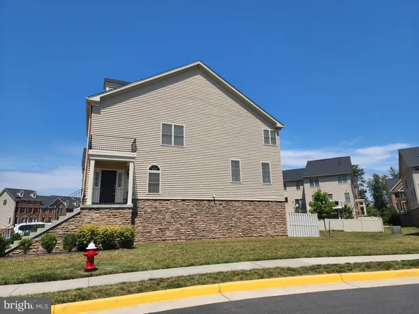 $3,500 | 25020 Cambridge Hill Terrace, Chantilly, VA 20152