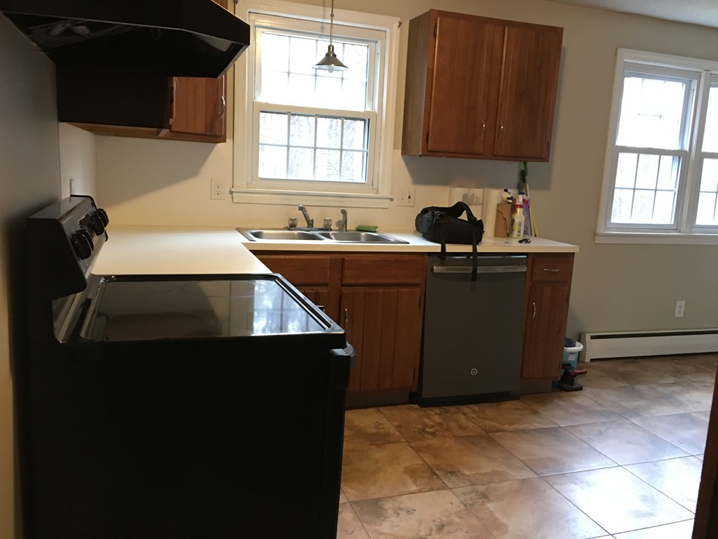 87 Old Farm Road Chicopee, MA 01020 - Photo 7 of 22 Gallery Image 7