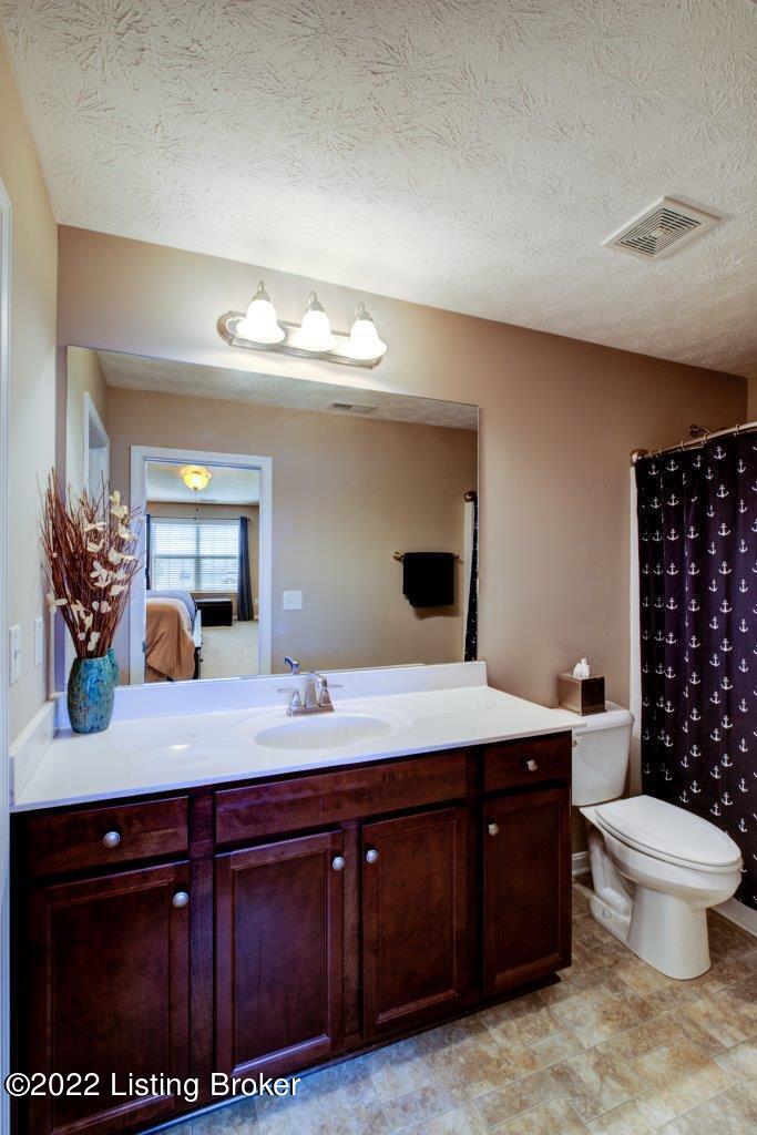 343 Golden Wing Road Mount Washington, KY 40047 - Photo 17 of 42 Primary bath