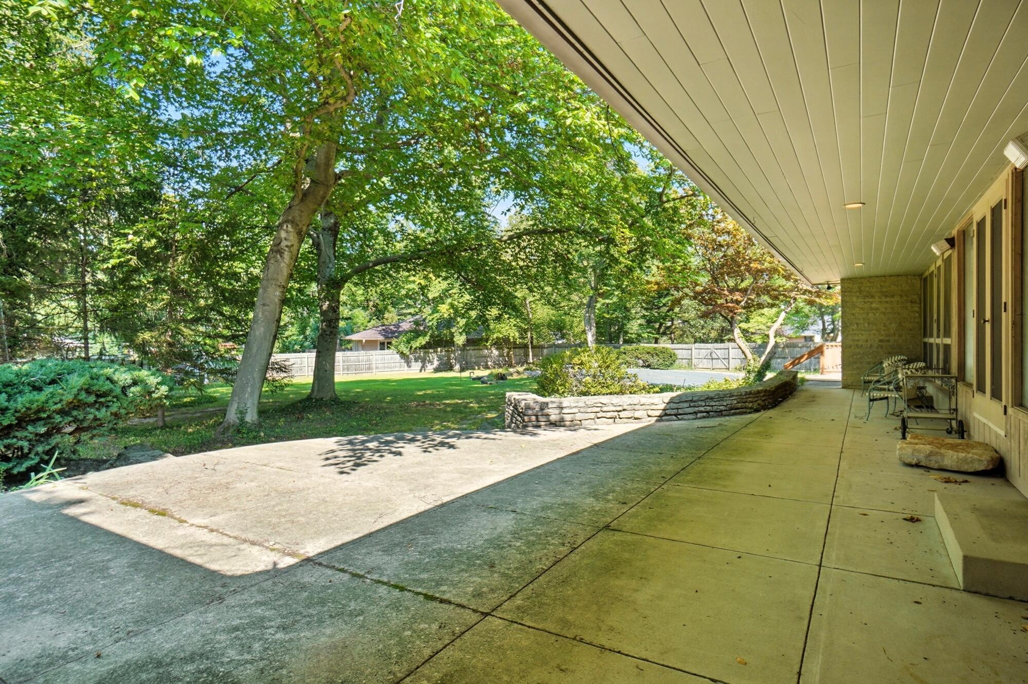 3885 Woodbridge Road Columbus, OH 43220 - Photo 136 of 158 130