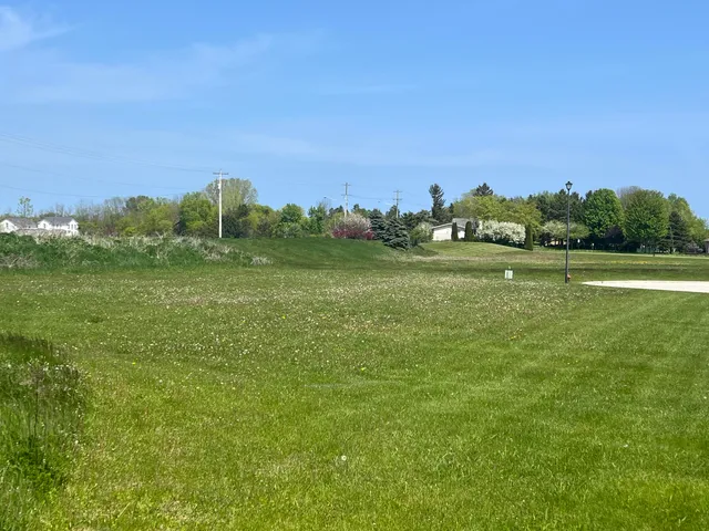 $65,000 | Lt4 Ridgeway Lane, Unit BLK8, Manitowoc, WI 54220