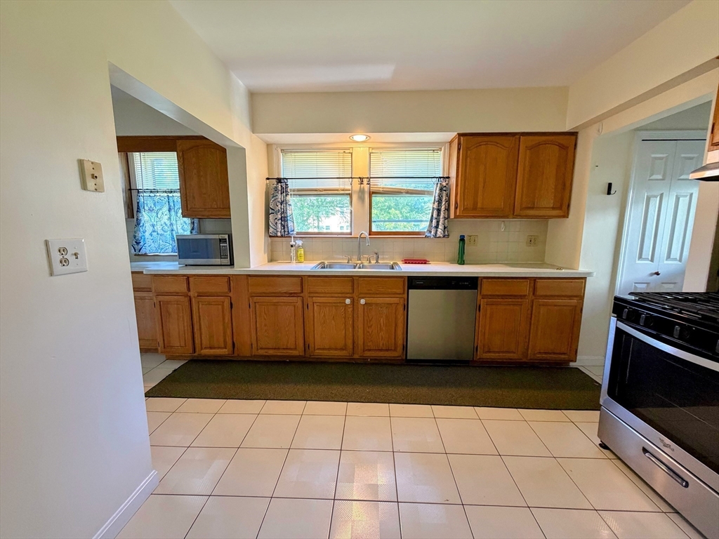 75 Varnum Street, Unit 75 Arlington, MA 02474 - Photo 6 of 22