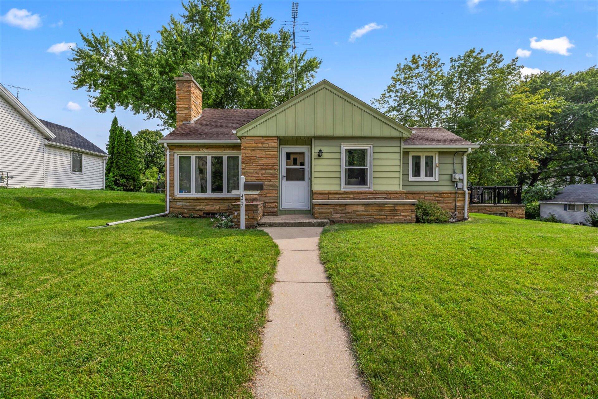 407 Racine Street Waterford, WI 53185 - Photo 1 of 1 21-358A6393