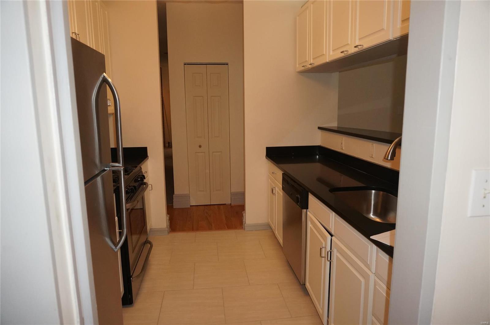 2028 Rutger Street St. Louis, MO 63104 - Photo 3 of 30