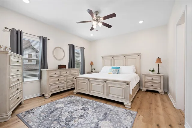 $2,800 | 122 Lavaca, Rockport, TX 78382