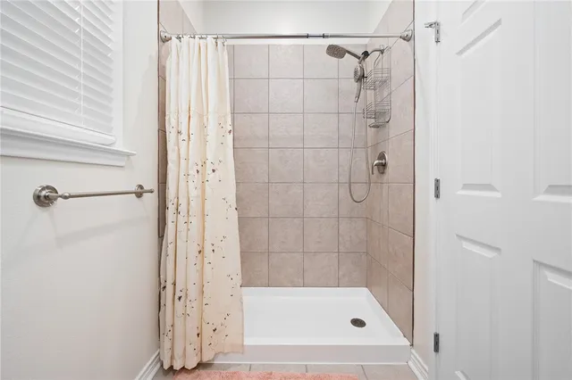 $2,800 | 122 Lavaca, Rockport, TX 78382