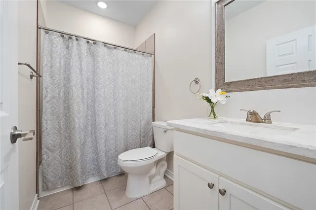 $2,800 | 122 Lavaca, Rockport, TX 78382