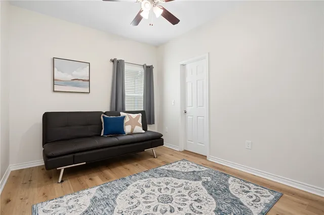 $2,800 | 122 Lavaca, Rockport, TX 78382