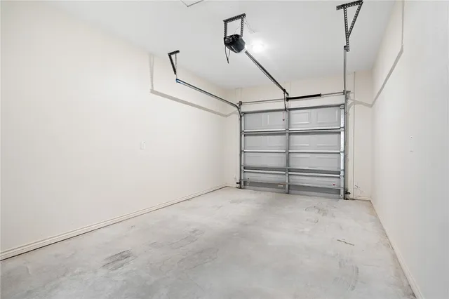 $2,800 | 122 Lavaca, Rockport, TX 78382