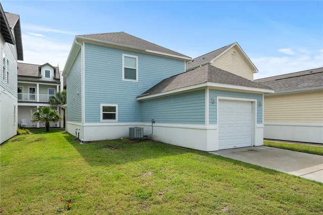 $2,800 | 122 Lavaca, Rockport, TX 78382