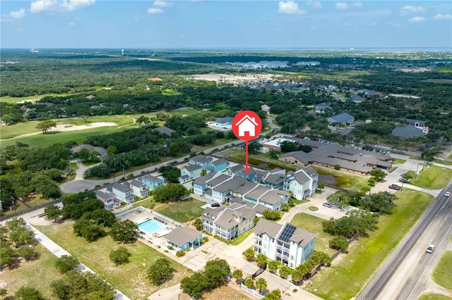 $2,800 | 122 Lavaca, Rockport, TX 78382