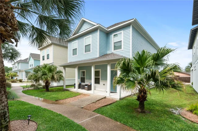 $2,800 | 122 Lavaca, Rockport, TX 78382