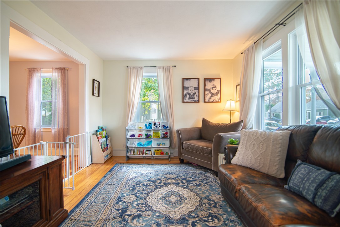 96 Holmes Road Warwick, RI 02888 - Photo 6 of 40 Gallery Image 6