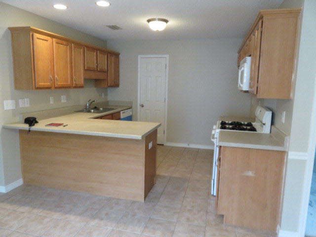 31502 Heidelbrook Loop Daphne, AL 36527 - Photo 2 of 4 kitchen