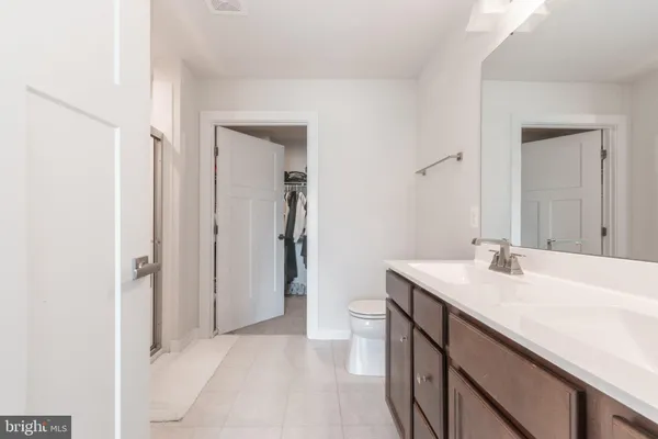 a view of a walk in closet