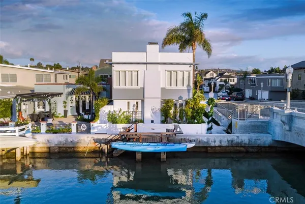 $10,750 | 200 Grand Canal, Newport Beach, CA 92662