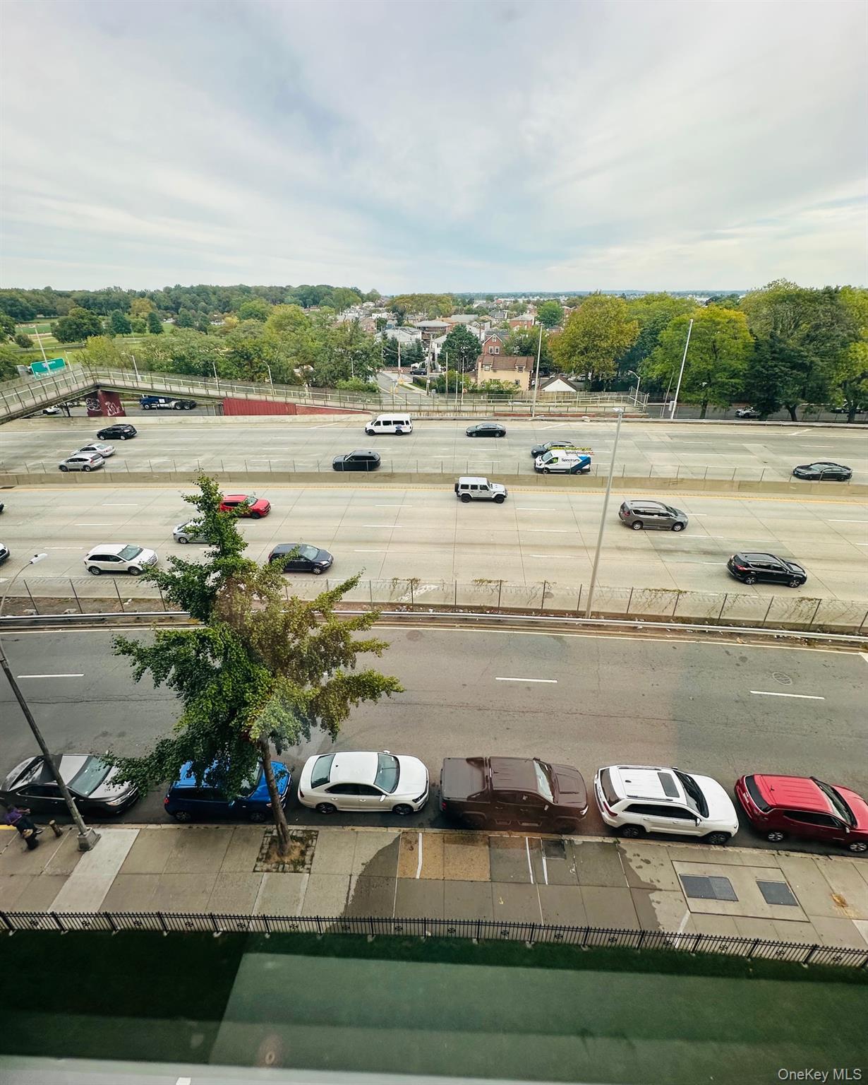 3121 Middletown Road, Unit 6H Bronx, NY 10461 - Photo 13 of 24 a view of a lake with houses