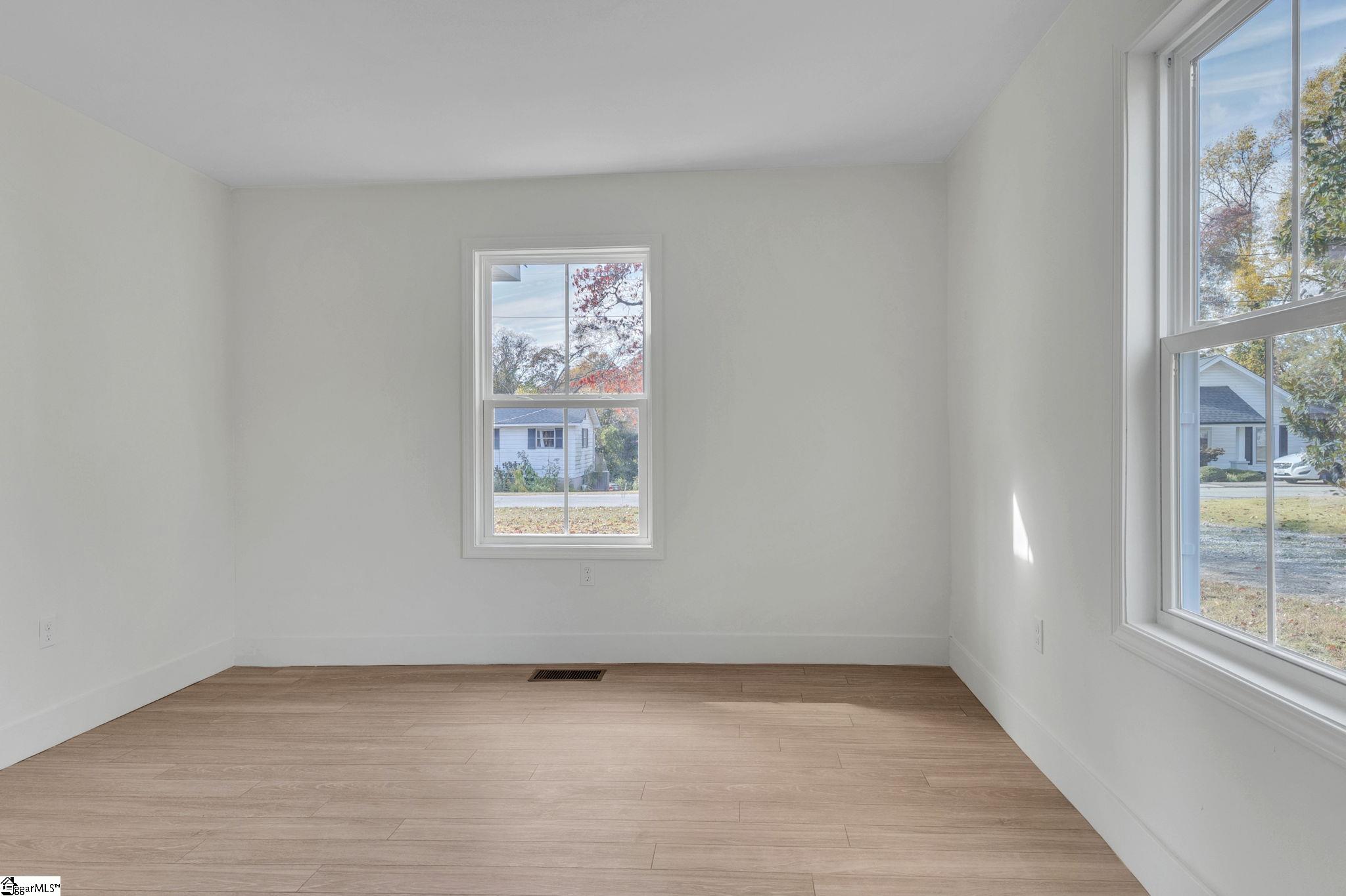 125 Circle Drive Greer, SC 29650 - Photo 13 of 19