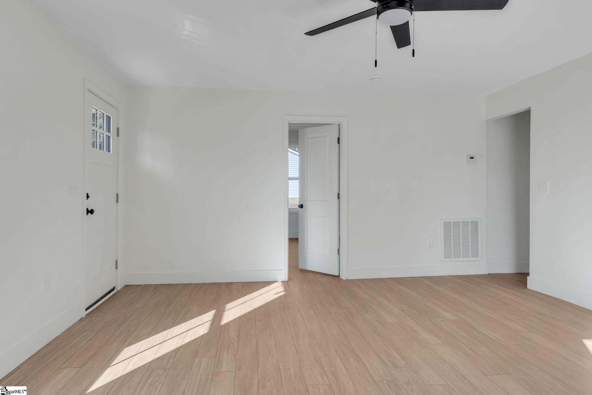 125 Circle Drive Greer, SC 29650 - Photo 8 of 19