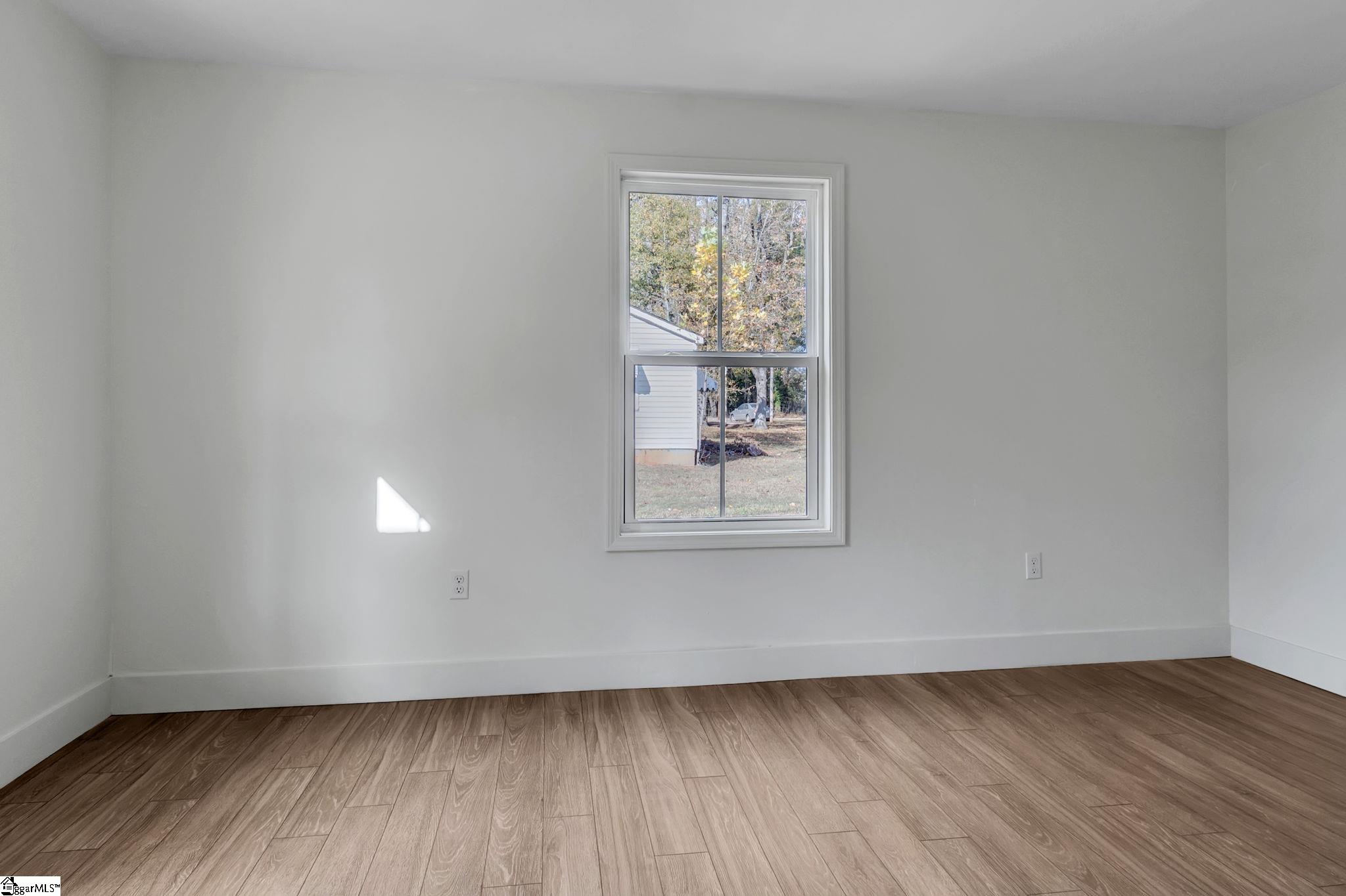 125 Circle Drive Greer, SC 29650 - Photo 9 of 19