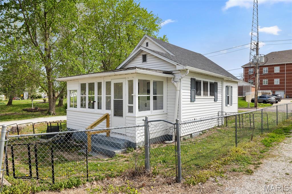 136 North Hamilton Street Hillsboro, IL 62049 - Photo 6 of 29