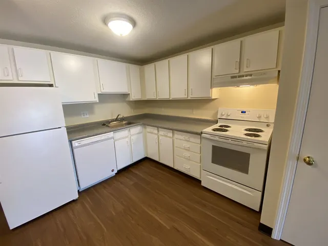 $1,902 | 29 Capron Road, Unit 90, Milford, NH 03055