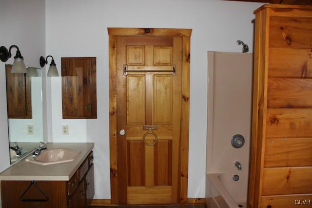 709 Almond Road Walnutport, PA 18088 - Photo 12 of 24 Gallery Image 12