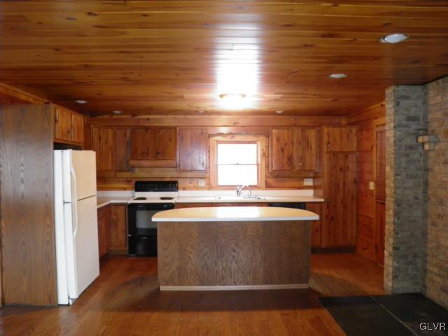 709 Almond Road Walnutport, PA 18088 - Photo 2 of 24 Gallery Image 2
