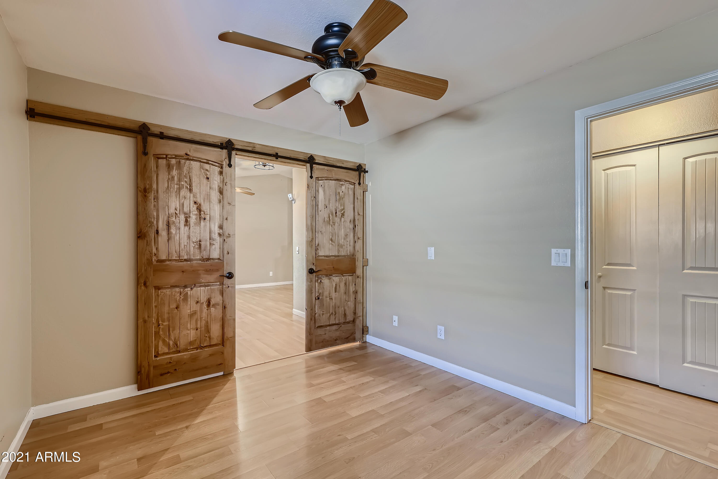 4821 East Swilling Road Phoenix, AZ 85054 - Photo 14 of 33 14-986344187-25 Office
