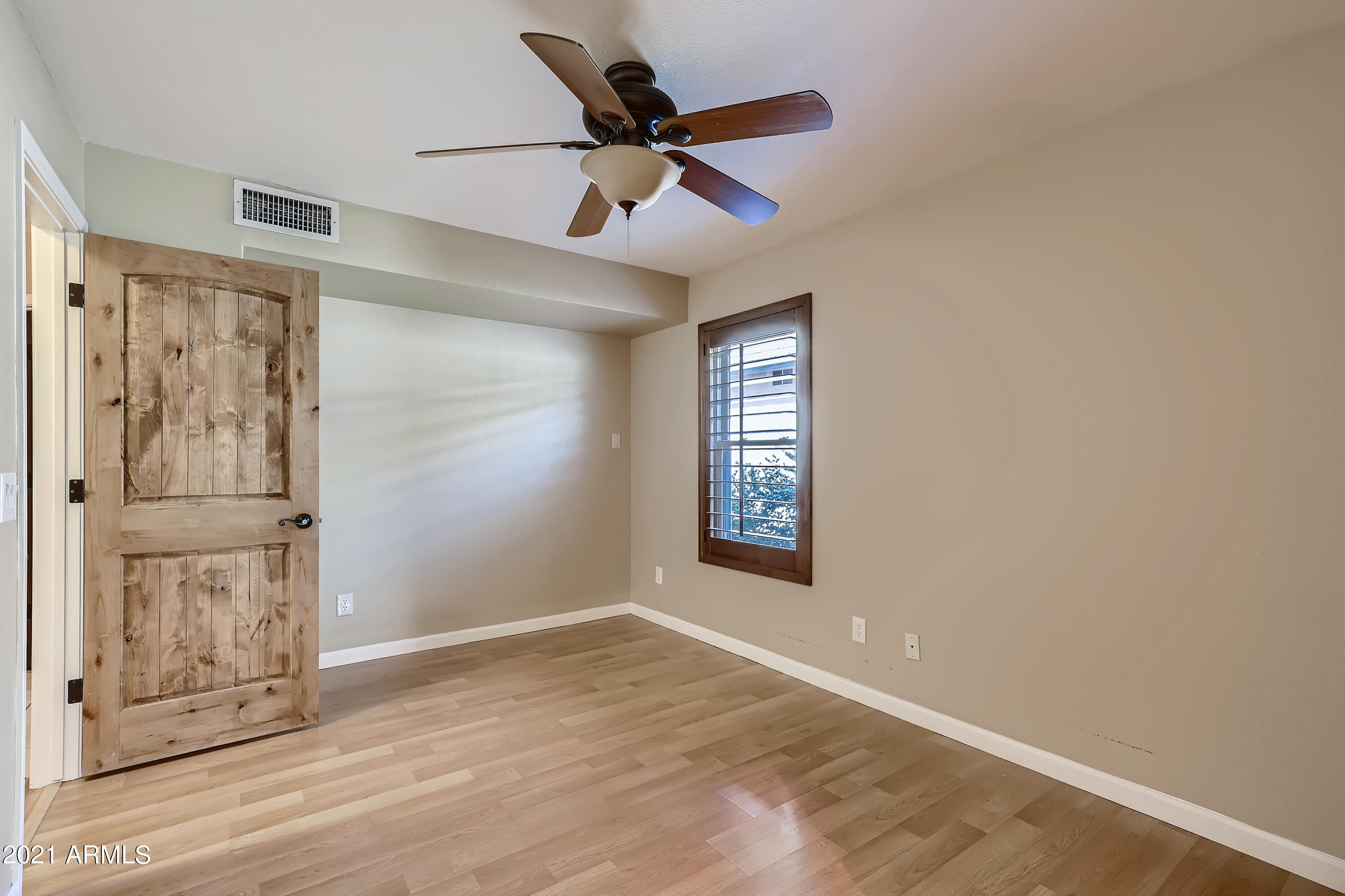 4821 East Swilling Road Phoenix, AZ 85054 - Photo 15 of 33 15-413729036-26 Office