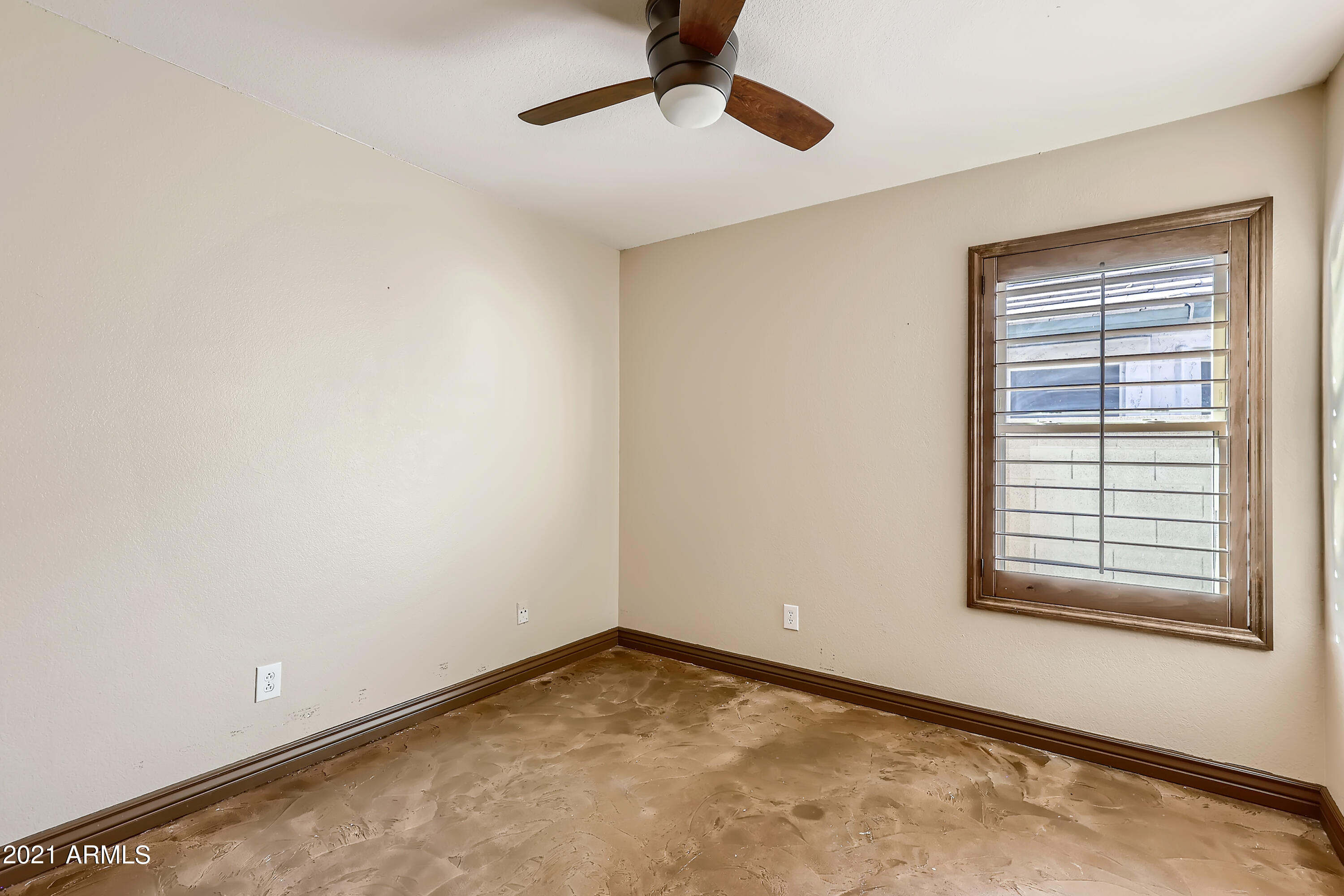 4821 East Swilling Road Phoenix, AZ 85054 - Photo 24 of 33 24-382561026-37 Bedroom