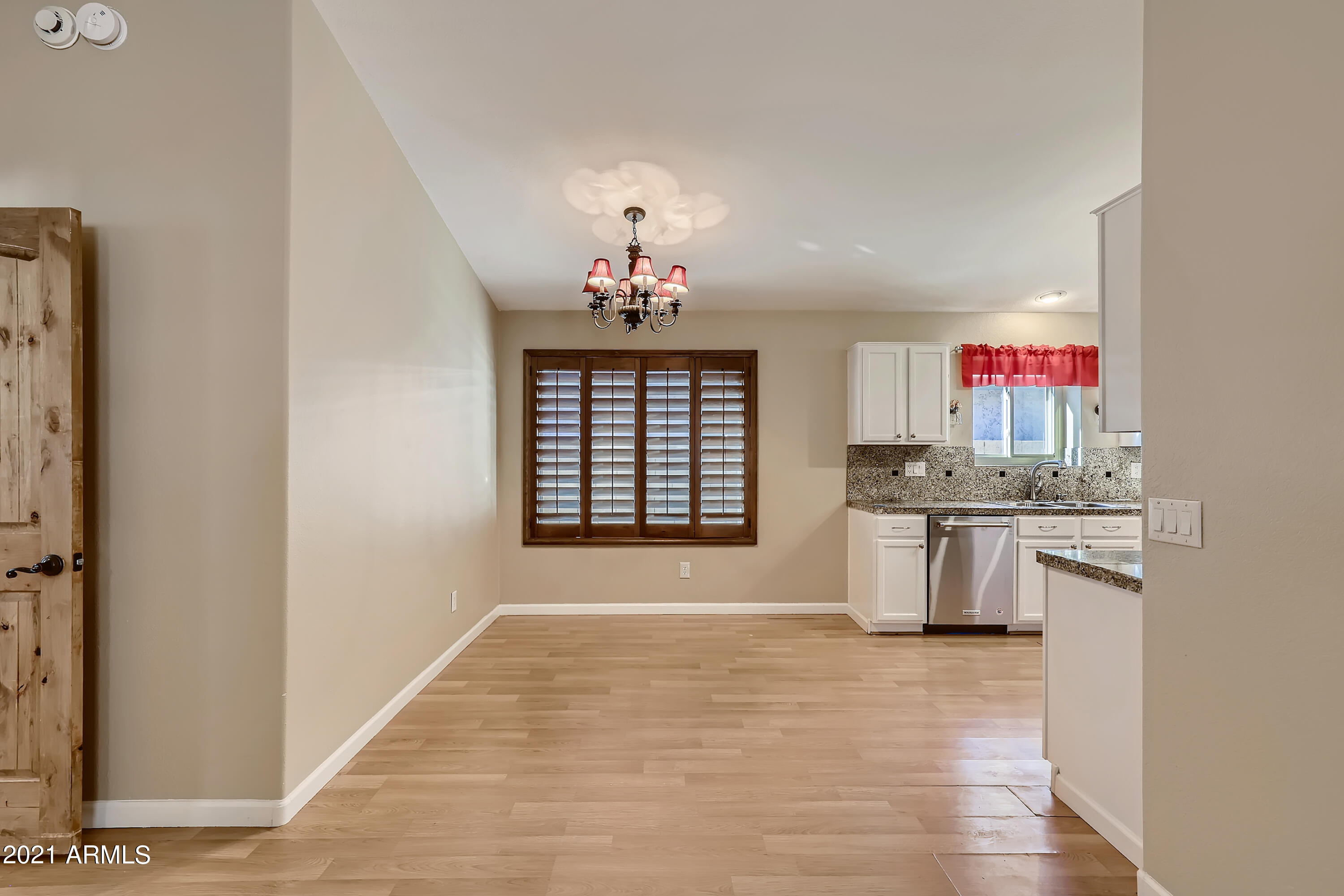 4821 East Swilling Road Phoenix, AZ 85054 - Photo 9 of 33 9-844654893-17 Dining Room