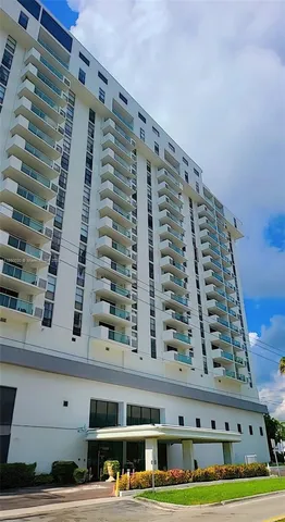 $177,000 | 13499 Biscayne Boulevard, Unit 612, North Miami, FL 33181
