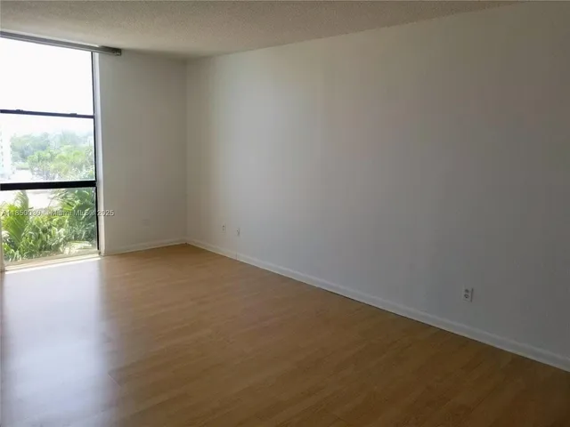 $177,000 | 13499 Biscayne Boulevard, Unit 612, North Miami, FL 33181