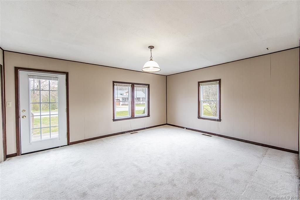 336 Osborne Road Brevard, NC 28712 - Photo 6 of 15 Gallery Image 6