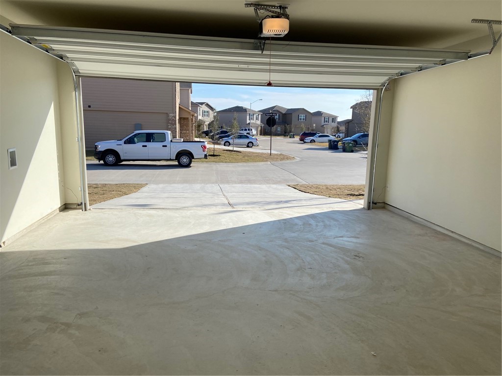 401 Hyacinth Way Jarrell, TX 76537 - Photo 5 of 24
